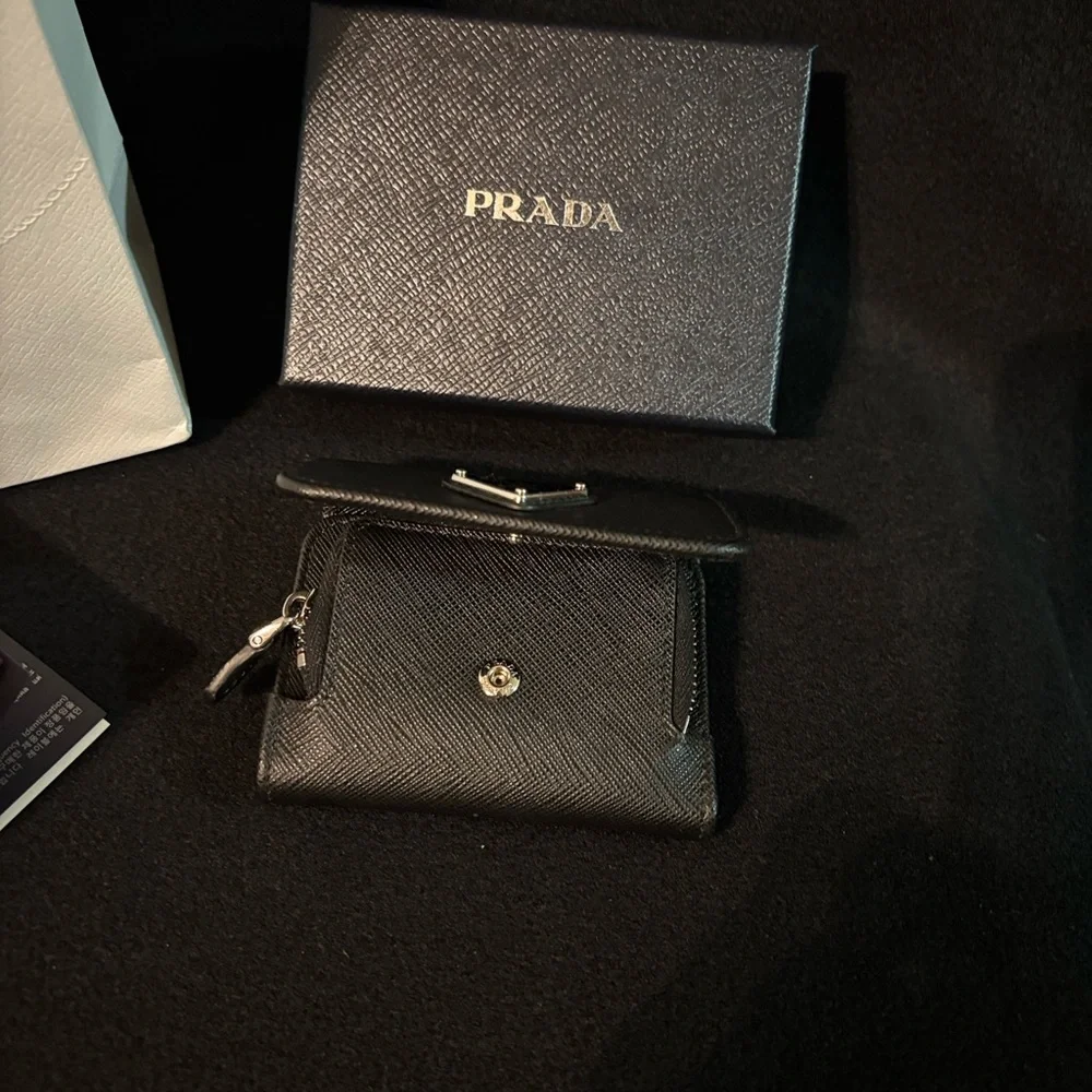 Prada Black Saffiano Leather Wallet - Picture 5 of 5